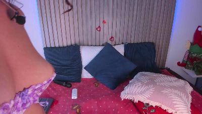 Zoe_s webcam model stream image