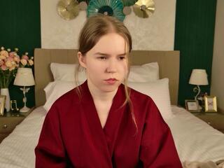 Alida Brace webcam model stream image