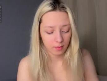 peek_in_my_window webcam model stream image