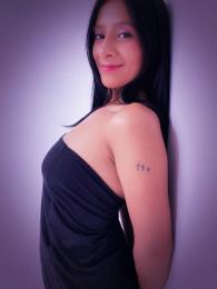 Sharllote webcam model stream image