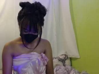 _lilies_gigi_ webcam model stream image