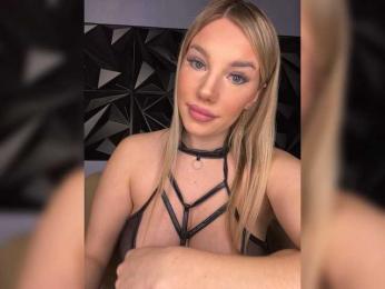 LYALAtop webcam model stream image