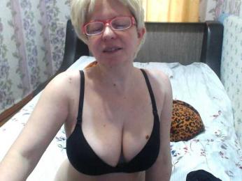 CrazzyBitch webcam model stream image
