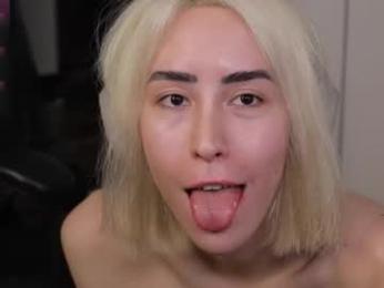 laliwhite webcam chaturbate model stream image