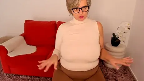 Milf-Ella webcam model stream image