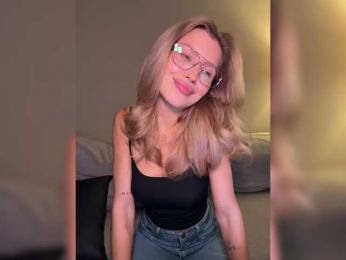 sweetpeach77 webcam model stream image