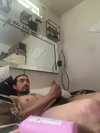 Tyghtenuff4ya webcam model stream image