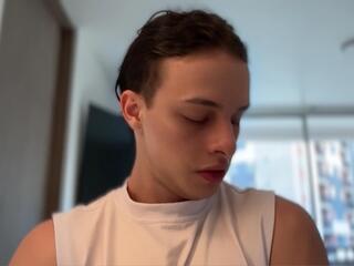 Walker Brown webcam model stream image