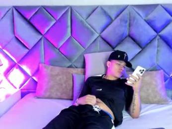 buda_and_cataleya_ webcam model stream image