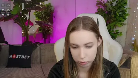 Linda054 webcam model stream image