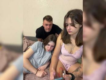 Cherry-berryMax98 webcam bongacams model stream image