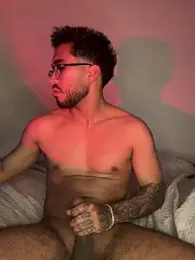 TU-MORENOO webcam stripchat model stream image