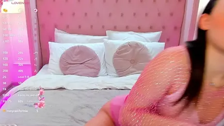 LuisaVee webcam stripchat model stream image