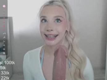 vickyfuckingdoll webcam model stream image