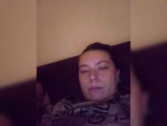 Dinarik97 webcam model stream image