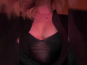 OhhMolly webcam model stream image