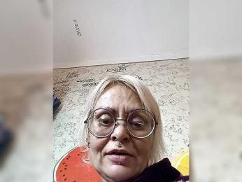 GardenerofIllusions webcam model stream image