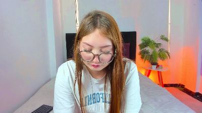 Lunavelvet7 webcam model stream image