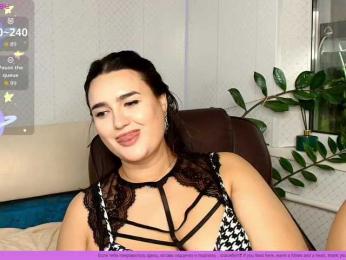 LinaCrave webcam model stream image