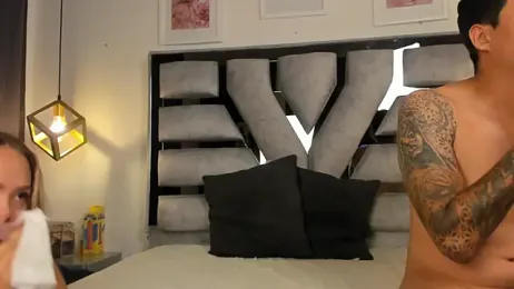 valery_and_Dani_ webcam model stream image