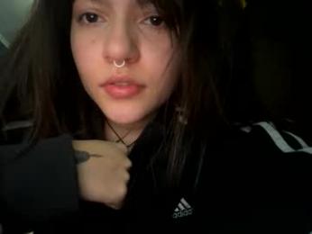 kikilove15 webcam chaturbate model stream image