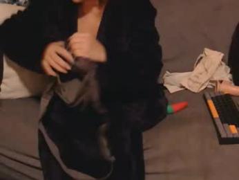 mullysgirl webcam model stream image