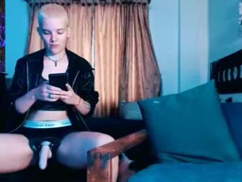 mackenziemoon webcam model stream image