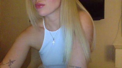 HottieNextDoor webcam model stream image