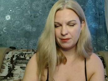 BlondeFox webcam model stream image