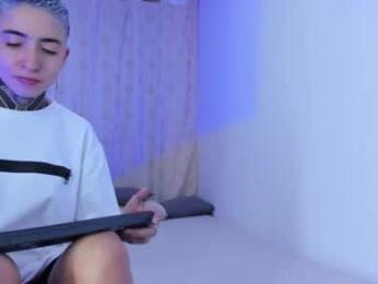 tinny_and_candy webcam model stream image