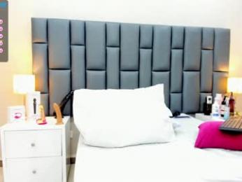 adreeaperez1 webcam model stream image