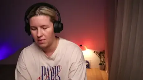 moonamii webcam model stream image