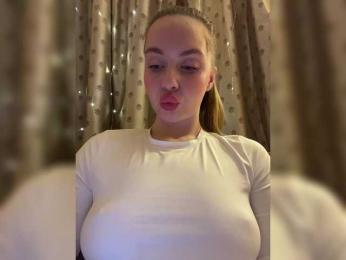 Kikilucky webcam model stream image