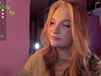 CarolineLovers webcam model stream image