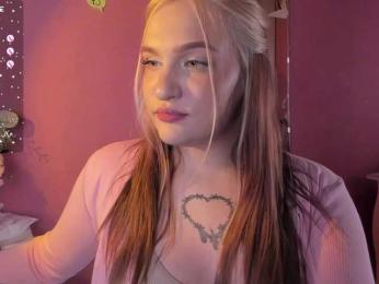 CarolineLovers webcam bongacams model stream image