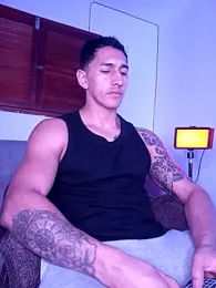 Joylopez_fit webcam model stream image