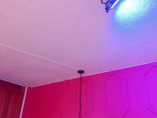 beauty-milf webcam model stream image