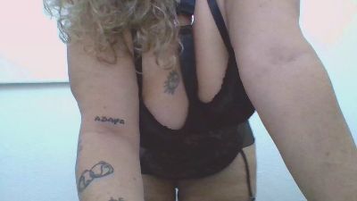 Curvycanary80 webcam model stream image