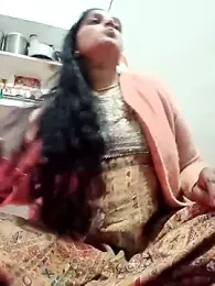 Mohni_love webcam model stream image