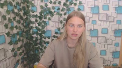 AlexaTris webcam model stream image