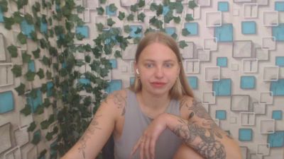 AlexaTris webcam model stream image