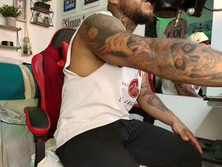 Leenar Key webcam model stream image