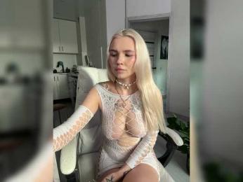 EmmaGoodGirl webcam model stream image