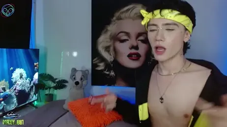 maxiy_001 webcam stripchat model stream image