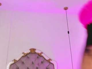 pushaina-03 webcam model stream image