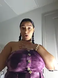 cinnaminnie webcam model stream image