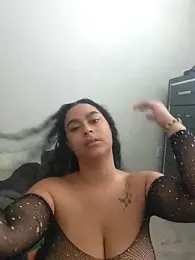 cinnaminnie webcam model stream image