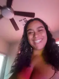 cinnaminnie webcam model stream image