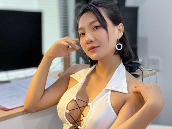 ErzabelLew webcam model stream image