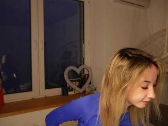 emely1benz webcam model stream image